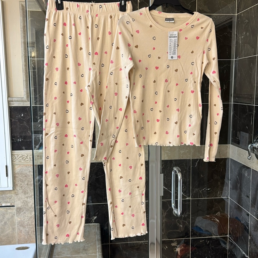 Beloved pajama set, size M, NWT.